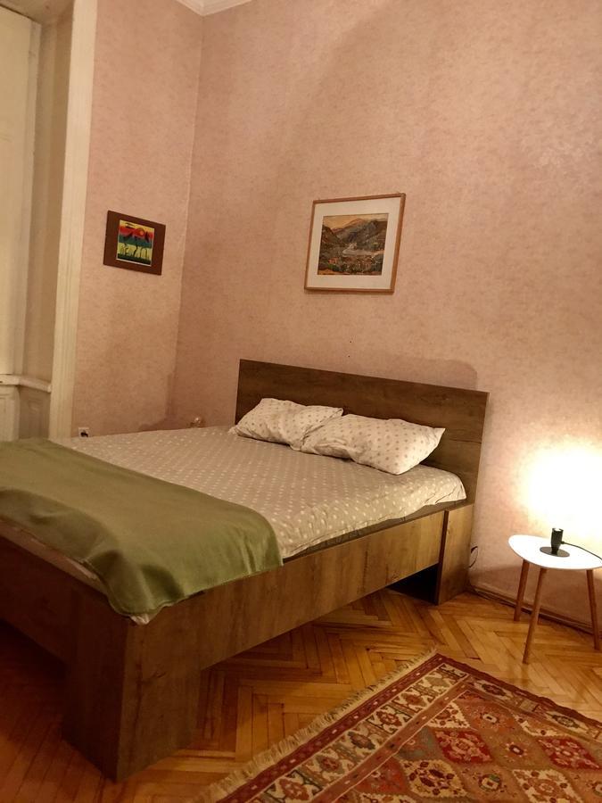 Freedom Square Flat Appartement Tbilisi Buitenkant foto