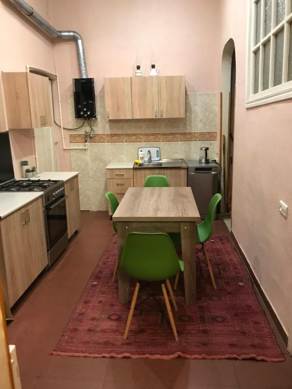 Freedom Square Flat Appartement Tbilisi Buitenkant foto
